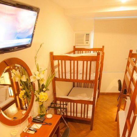 Townhouse Oak Avitel Hotel Near Osmena Highway, Pnr Pasay Station, Metro Manila Макати Экстерьер фото
