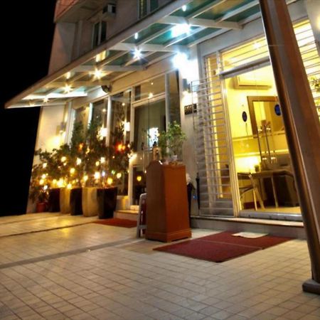 Townhouse Oak Avitel Hotel Near Osmena Highway, Pnr Pasay Station, Metro Manila Макати Экстерьер фото