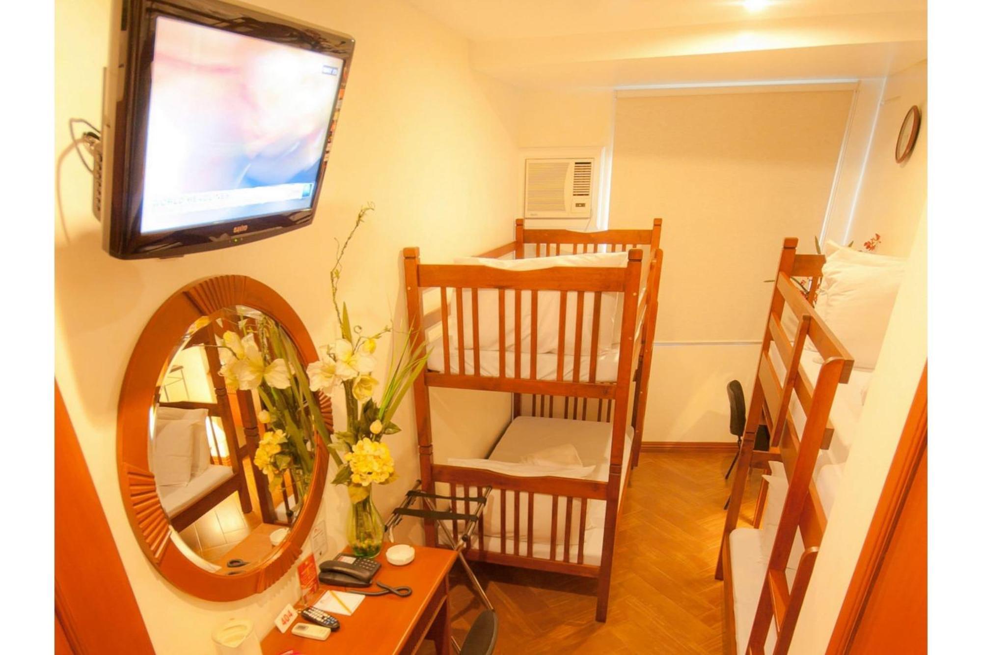 Townhouse Oak Avitel Hotel Near Osmena Highway, Pnr Pasay Station, Metro Manila Макати Экстерьер фото