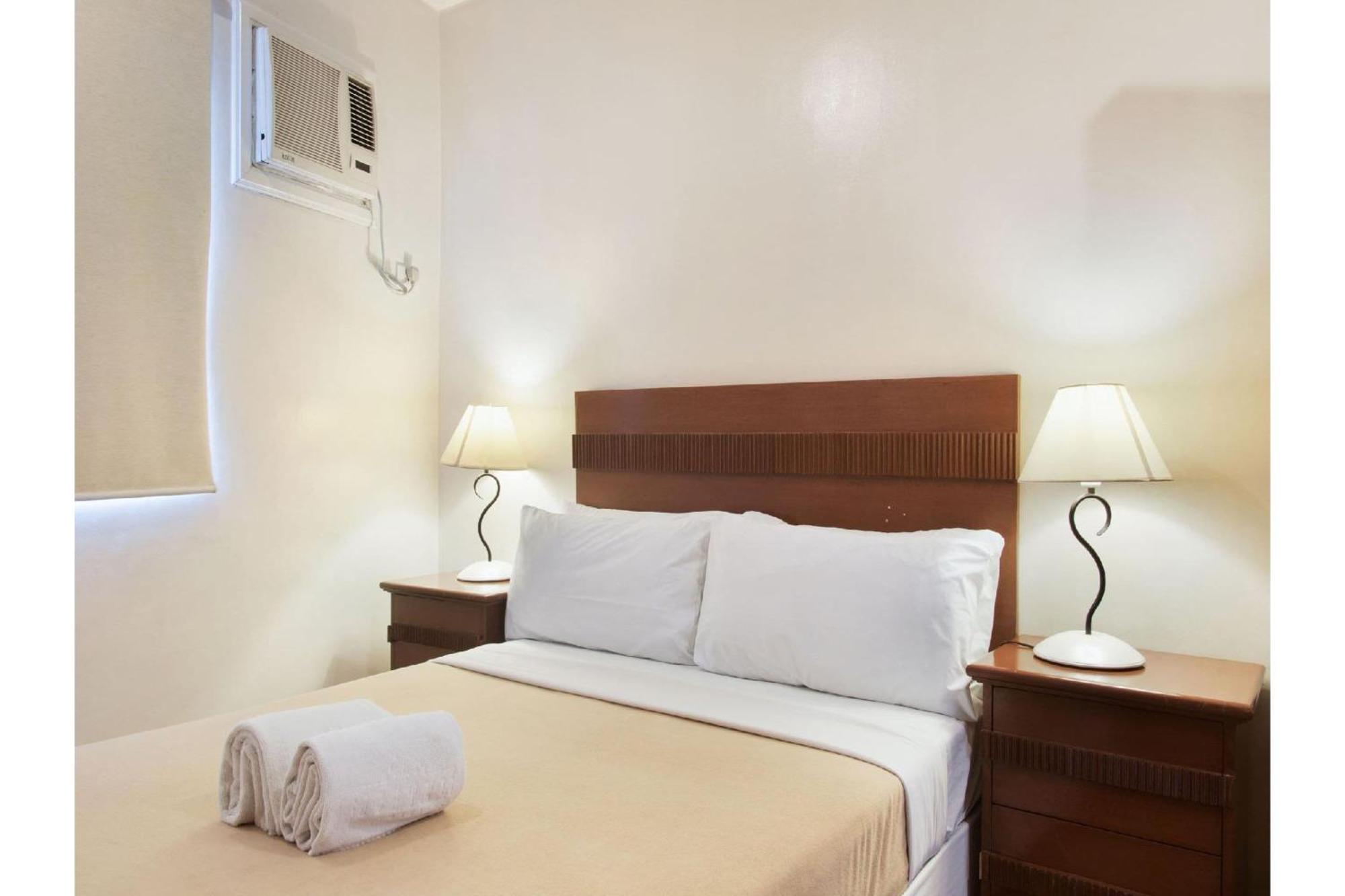 Townhouse Oak Avitel Hotel Near Osmena Highway, Pnr Pasay Station, Metro Manila Макати Экстерьер фото